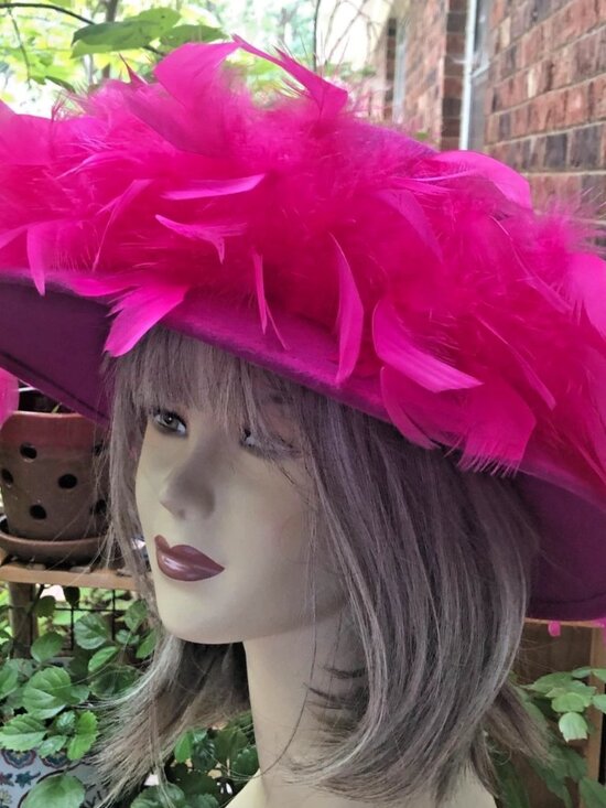 VINTAGE: PANK! Betmar Womens Fuschia Wool Fluffy FEATHERS!!! Hat Made in the USA main image 11